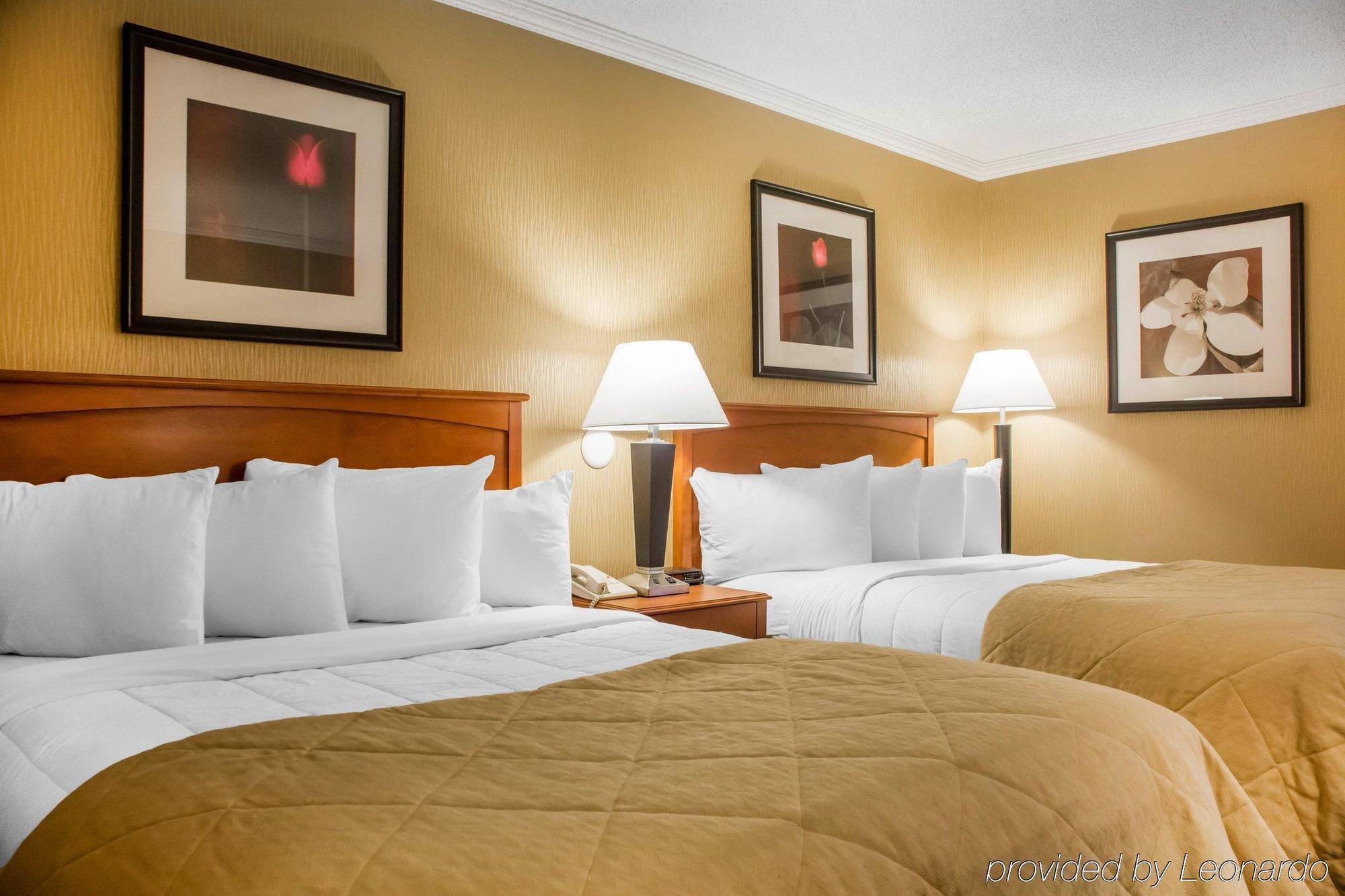 Clarion Hotel & Suites Riverfront Oswego Exterior foto